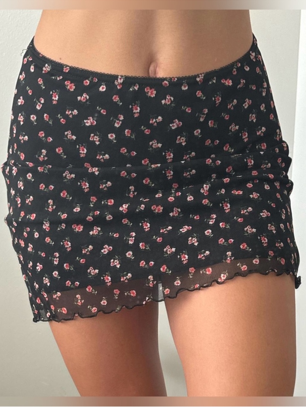 Urban Outfitters Mini Skirt Medium Black Ditsy Floral